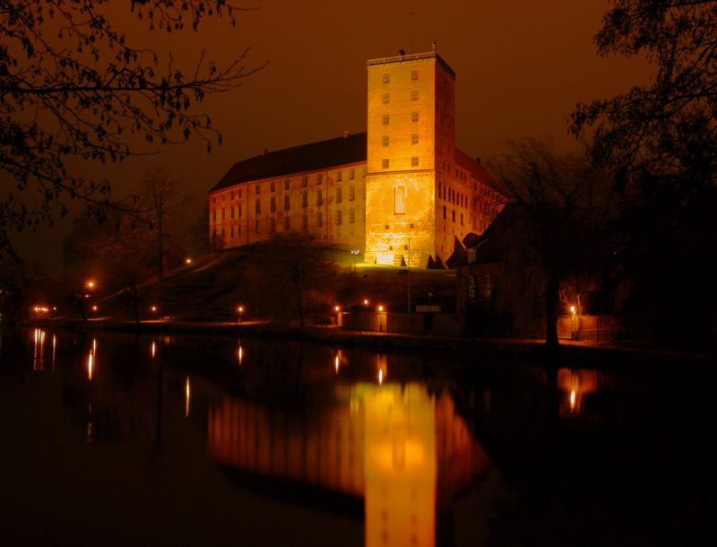 Koldinghus om natten
HDR billede kombineret af tre eksponeringer
Keywords: Kolding Koldinghus nat