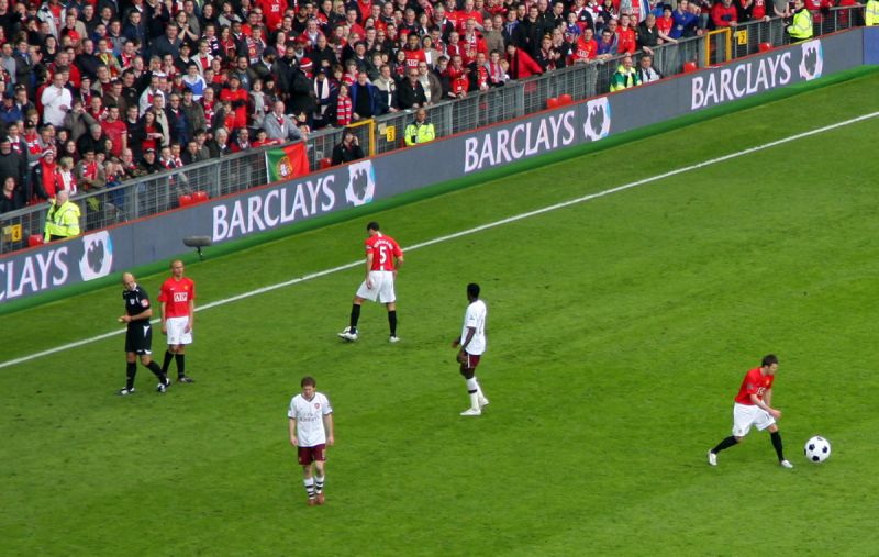 Nogen syntes at ManUtd skulle prøve med en større bold!
