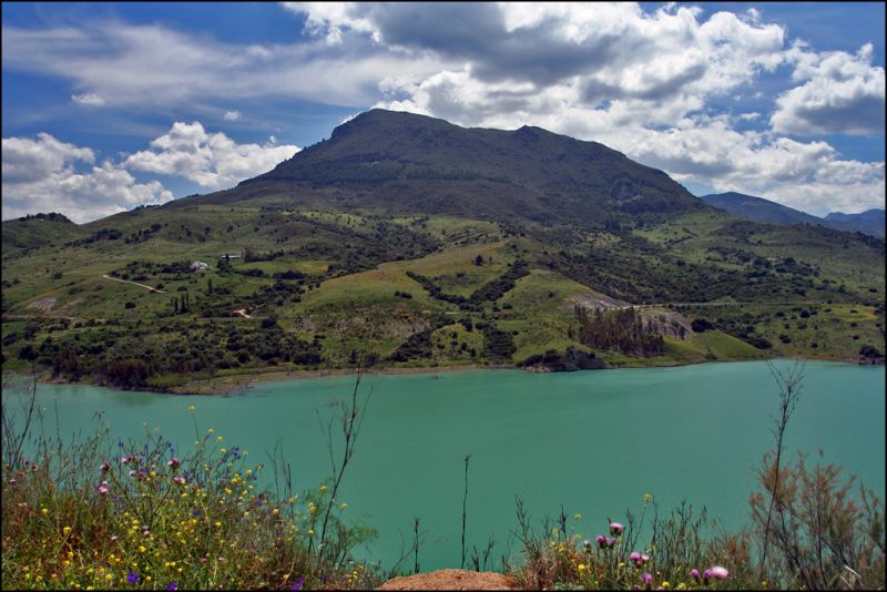 Embalse de Zahara
Geografisk placering: [url=http://www.panoramio.com/photo/840640]Panoramio[/url]
Keywords: landskab